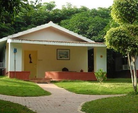 Pragati Resorts Kundakal Kültér fotó